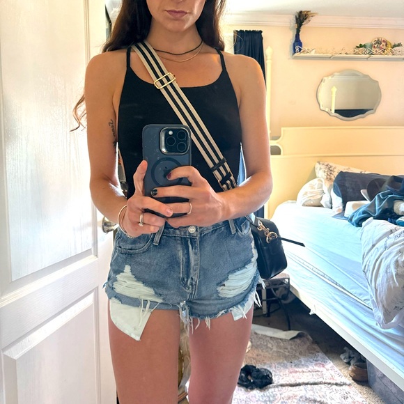 MEET YOUR MAGIC SHOE FAIRY. MAKE YOUR WISHLIST COME TRUE. - Picture 4 of 9